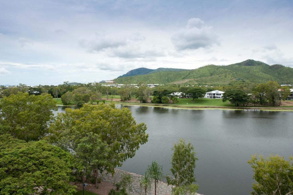 Jacana Apartments Townsville Exteriör bild